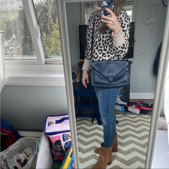 Salvatore Ferragamo Vintage Navy Handbag Crossbody bag - Picture 5 of 11